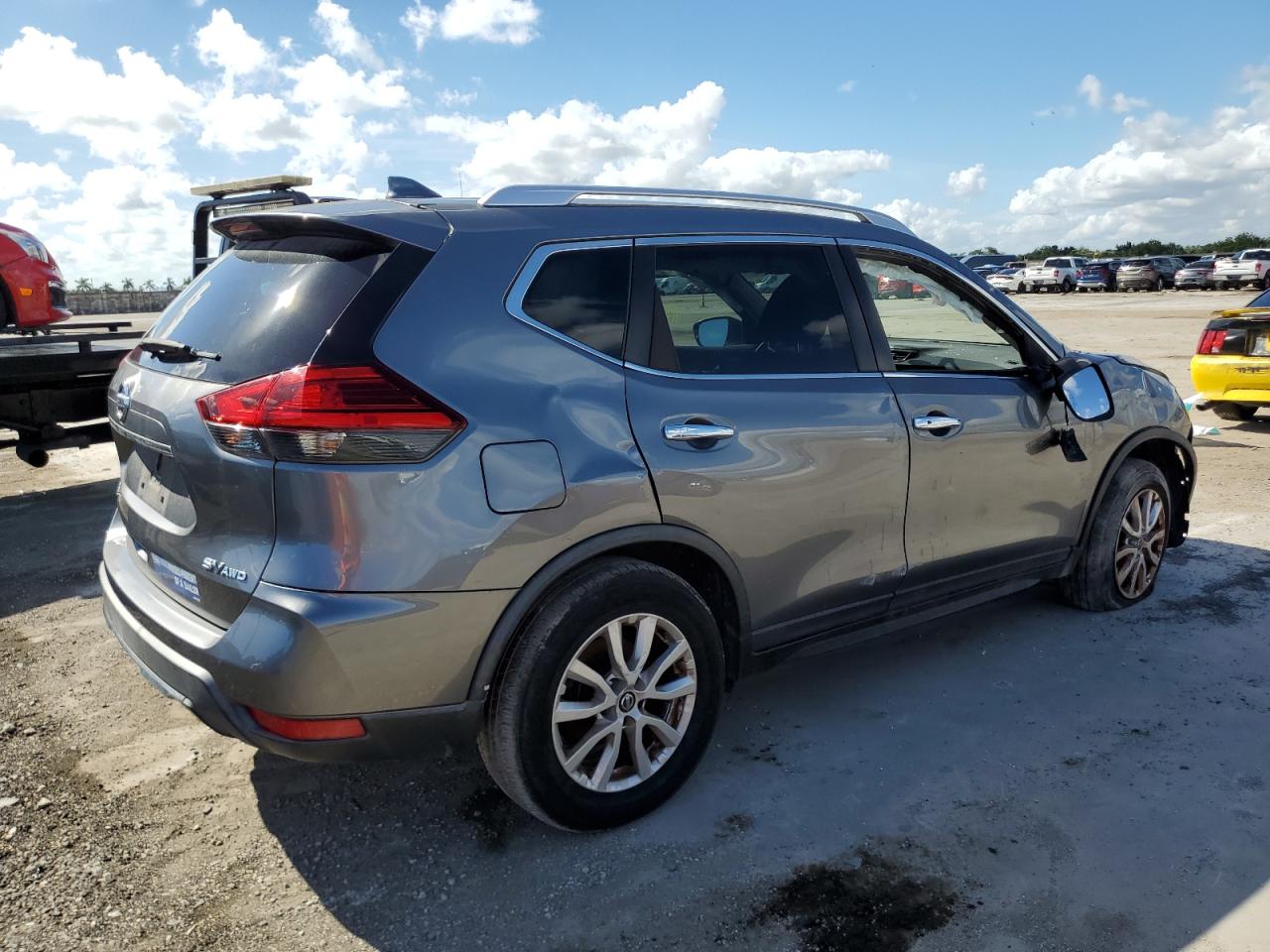 Image 3 of 2017 NISSAN ROGUE S 2017 with VIN KNMAT2MV0HP580687