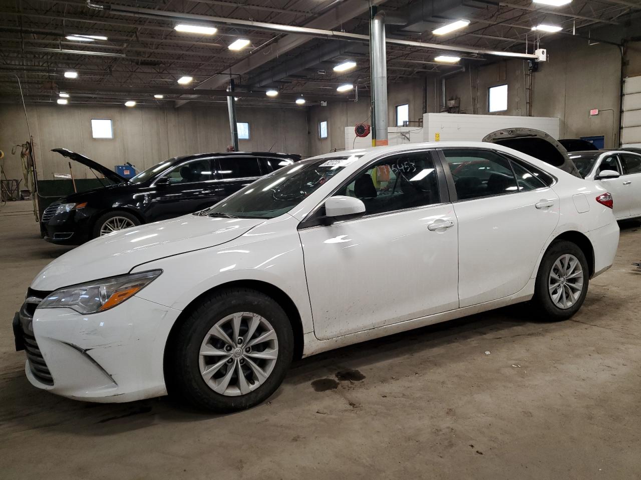 Image 1 of 2015 TOYOTA CAMRY LE 2015 with VIN 4T4BF1FK0FR488424