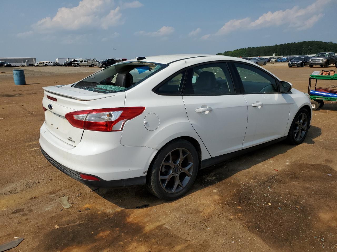 Image 3 of 2013 FORD FOCUS SE 2013 with VIN 1FADP3F26DL298426