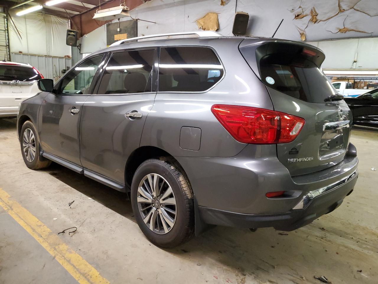 Image 2 of 2018 NISSAN PATHFINDER S 2018 with VIN 5N1DR2MN9JC660543
