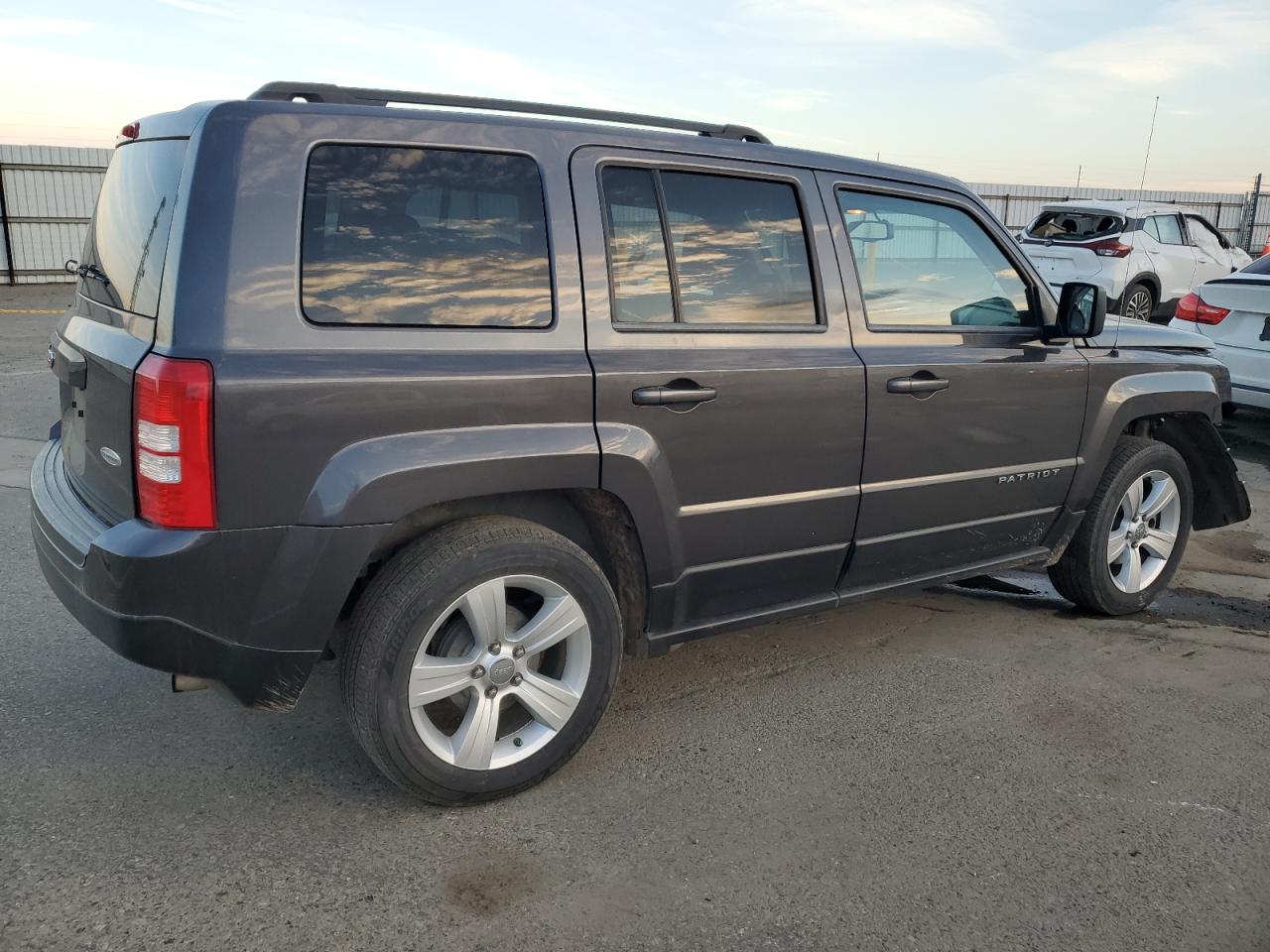 Изображение 3 2015 JEEP PATRIOT LATITUDE 2015 с VIN 1C4NJPFB8FD350157