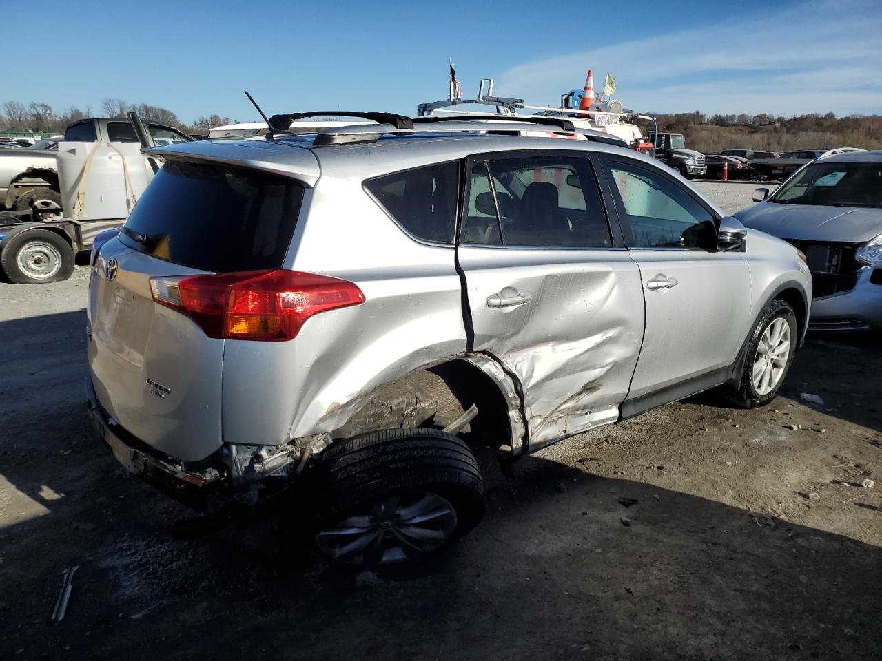 Obraz 3 z 2015 TOYOTA RAV4 LIMITED 2015 z VIN 2T3DFREV7FW254012