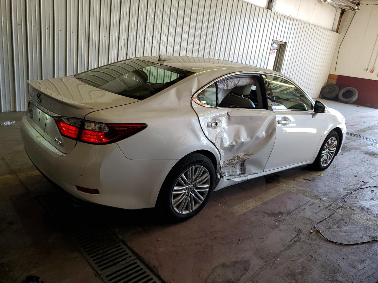 Image 3 of 2014 LEXUS ES 350 2014 with VIN JTHBK1GG8E2122417