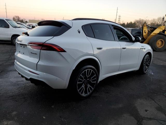 Obraz 3 z 2023 MASERATI GRECALE MODENA 2023 z VIN ZN682AVM9P7429488