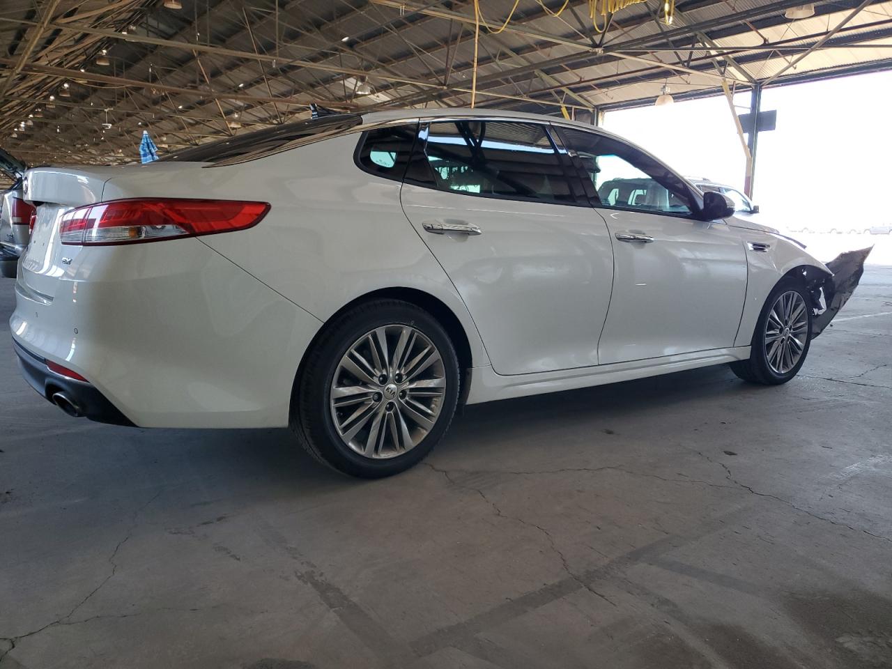 Image 3 of 2018 KIA OPTIMA EX 2018 with VIN 5XXGU4L32JG227450