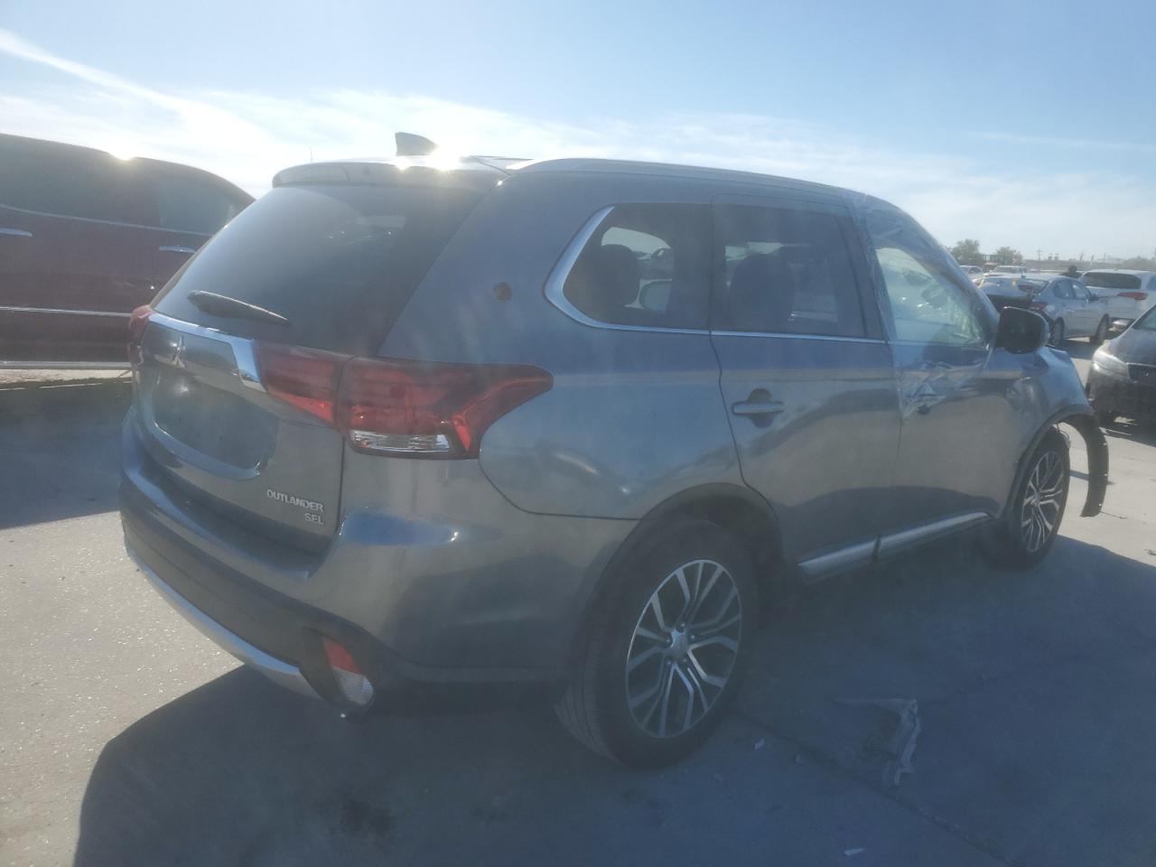 Image 3 of 2018 MITSUBISHI OUTLANDER SE 2018 with VIN JA4AD3A36JJ001226