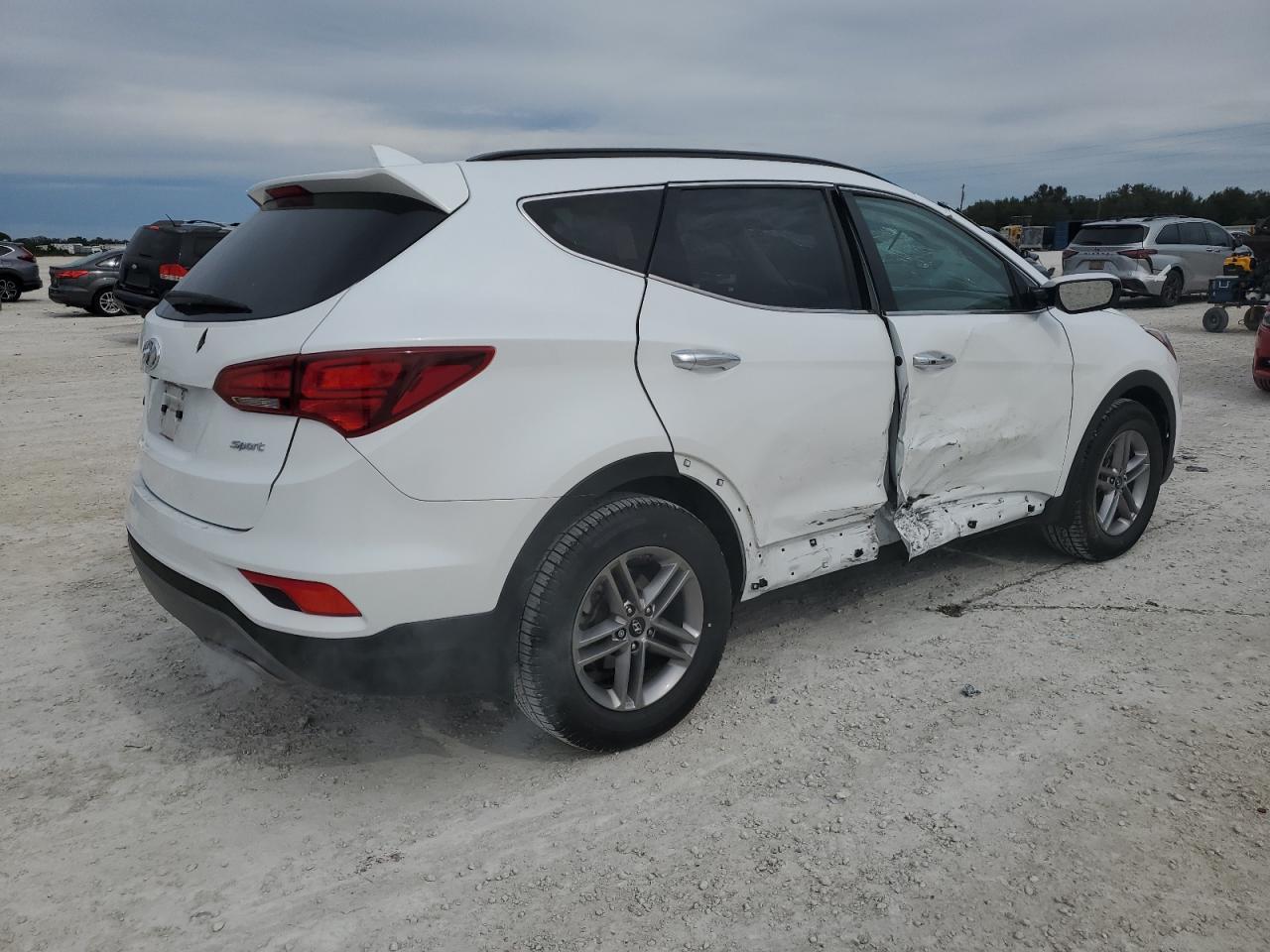 Изображение 3 2018 HYUNDAI SANTA FE SPORT  2018 с VIN 5NMZU3LB7JH052477