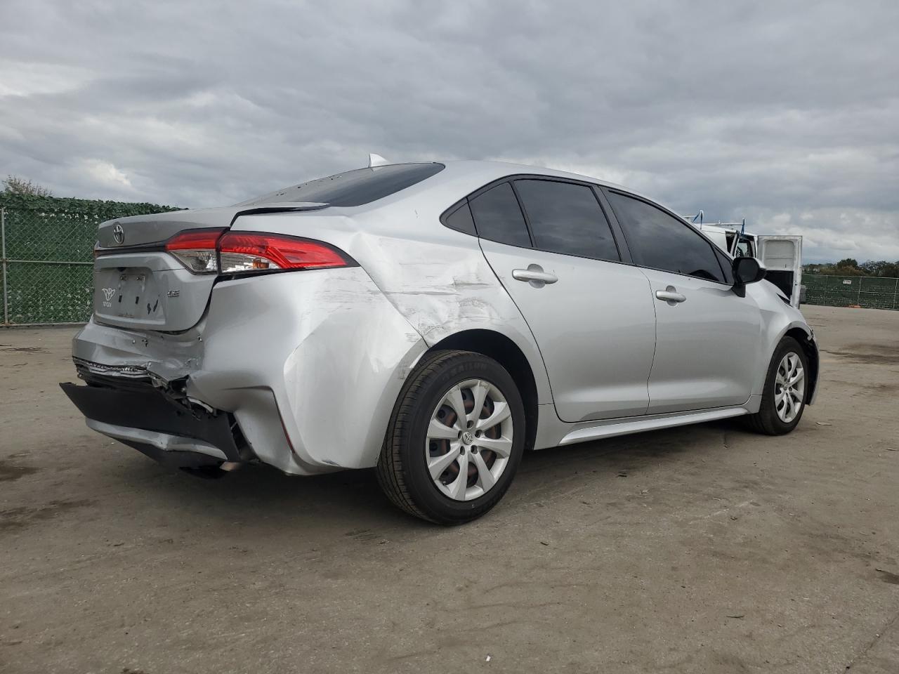 Изображение 3 2020 TOYOTA COROLLA LE 2020 с VIN JTDEPRAE5LJ087280