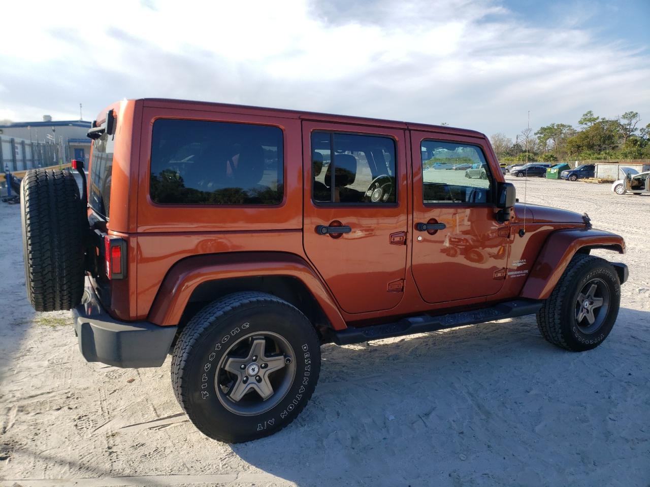 Image 3 of 2014 JEEP WRANGLER UNLIMITED SAHARA 2014 with VIN 1C4HJWEG6EL165677
