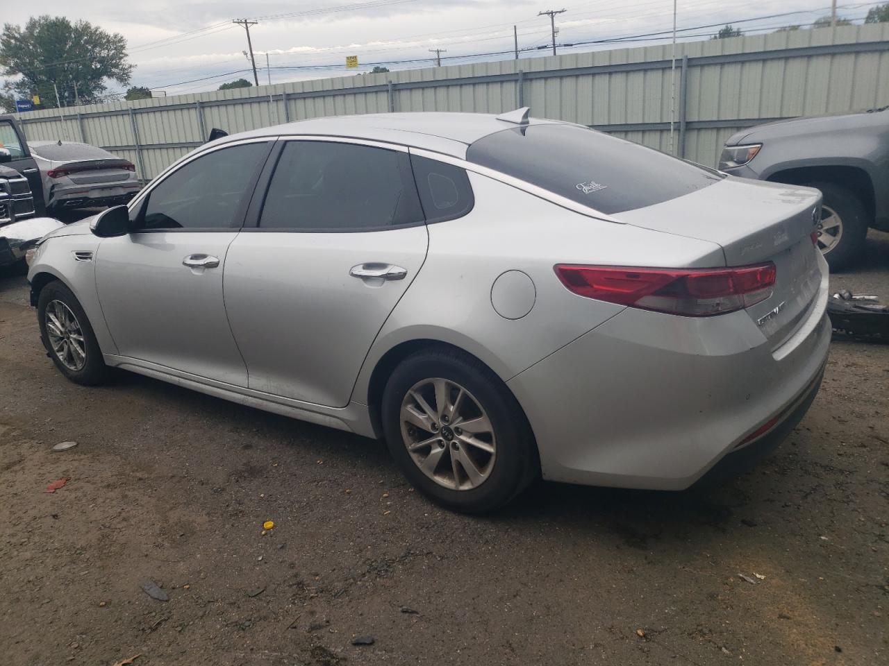 Изображение 2 2017 KIA OPTIMA LX 2017 с VIN 5XXGT4L34HG144292
