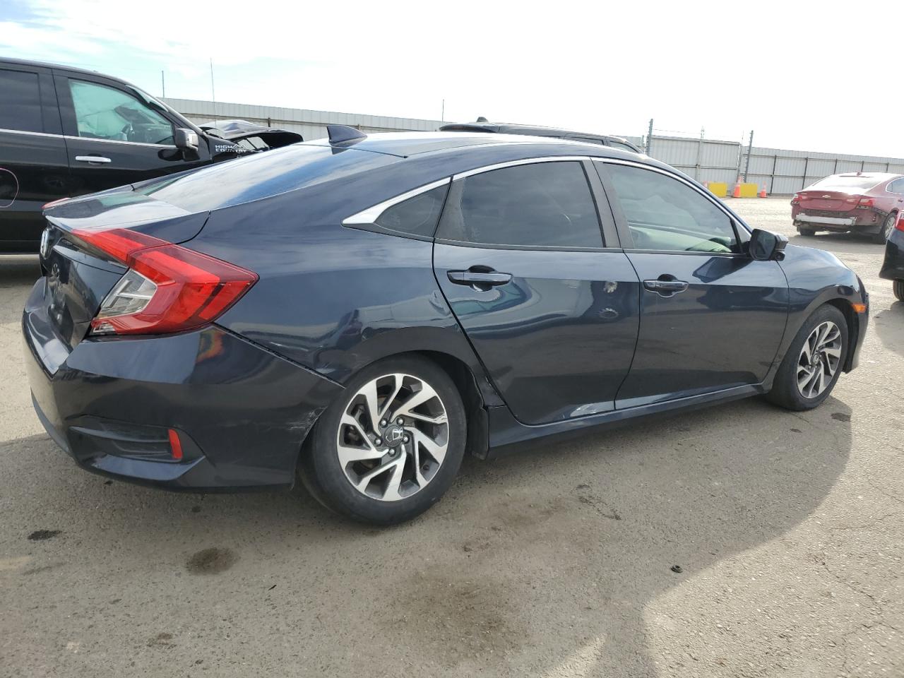 Image 3 of 2018 HONDA CIVIC EX 2018 with VIN 19XFC2F76JE208782
