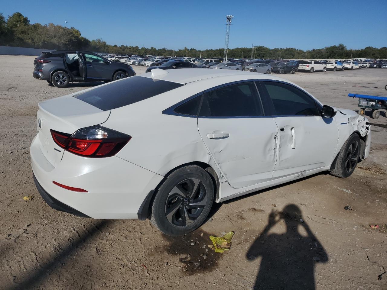 Image 3 of 2021 HONDA INSIGHT EX 2021 with VIN 19XZE4F56ME000648