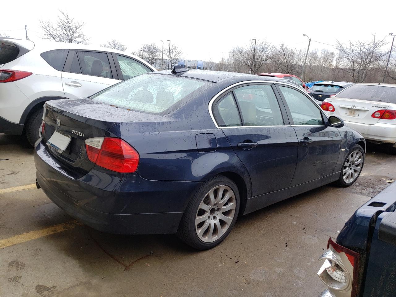 Obraz 3 z 2006 BMW 330 I 2006 z VIN WBAVB33546KS34421