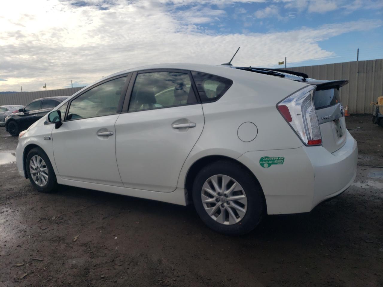 Obraz 2 z 2015 TOYOTA PRIUS PLUG-IN  2015 z VIN JTDKN3DP2F3068780