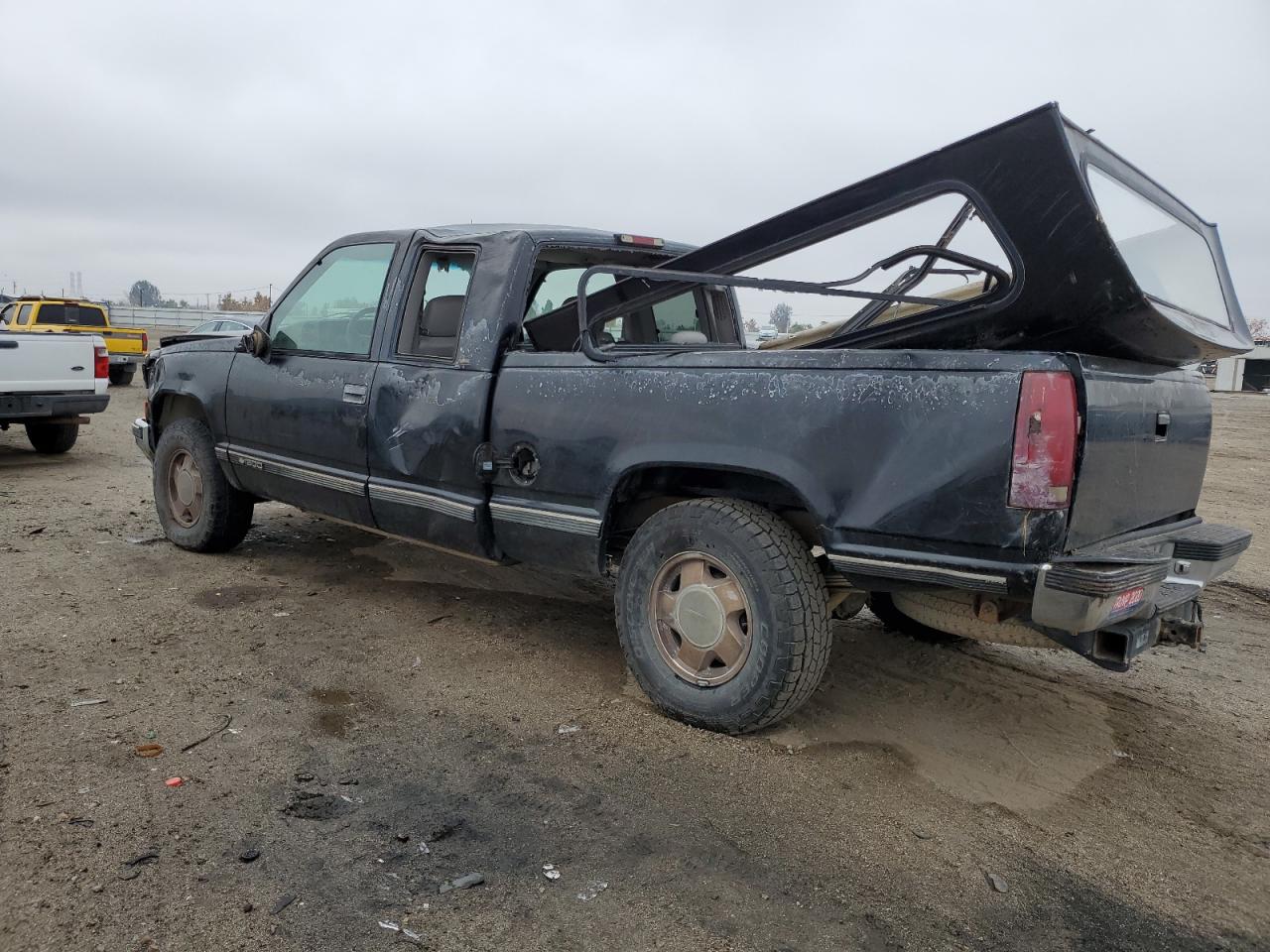 Image 2 of 1996 CHEVROLET GMT-400 K1500 1996 with VIN 2GCEK19R4T1246758