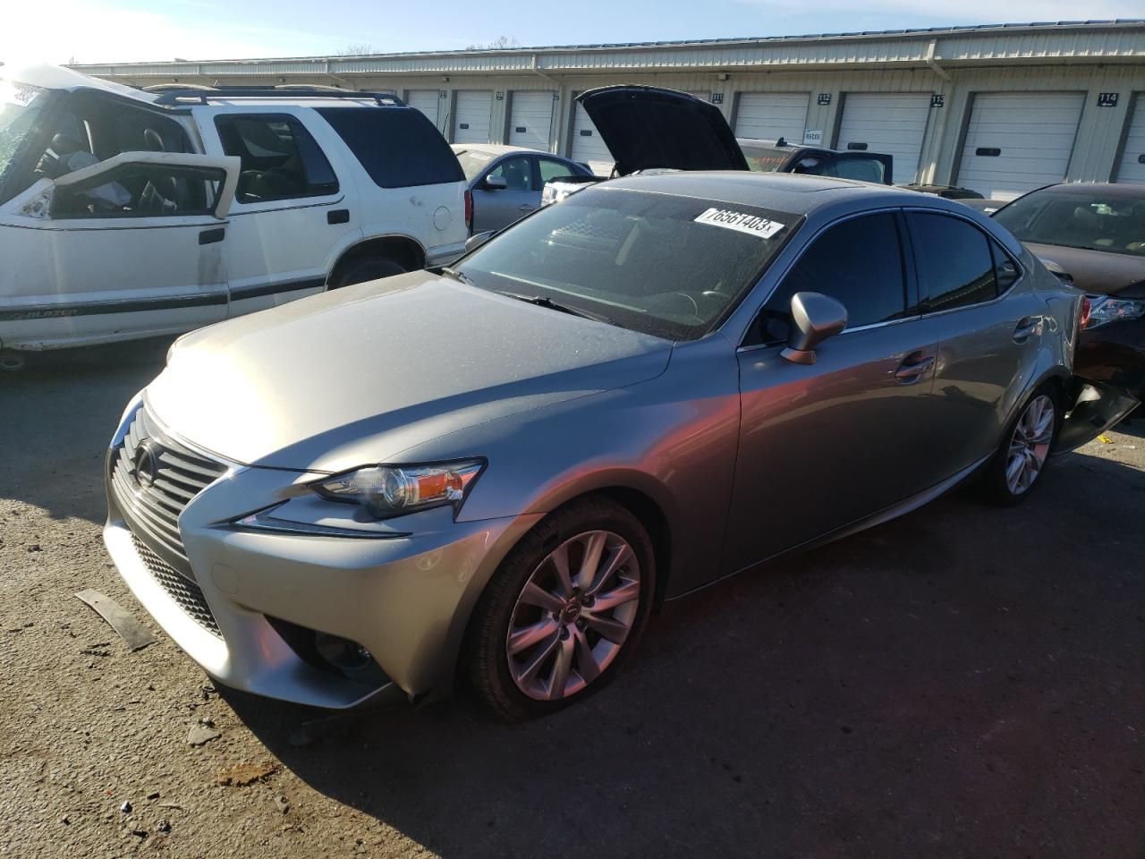 Obraz 1 z 2016 LEXUS IS 200T 2016 z VIN JTHBA1D21G5013732