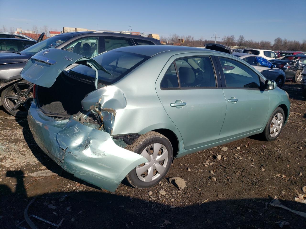 Image 3 of 2010 TOYOTA YARIS  2010 with VIN JTDBT4K37A1379556