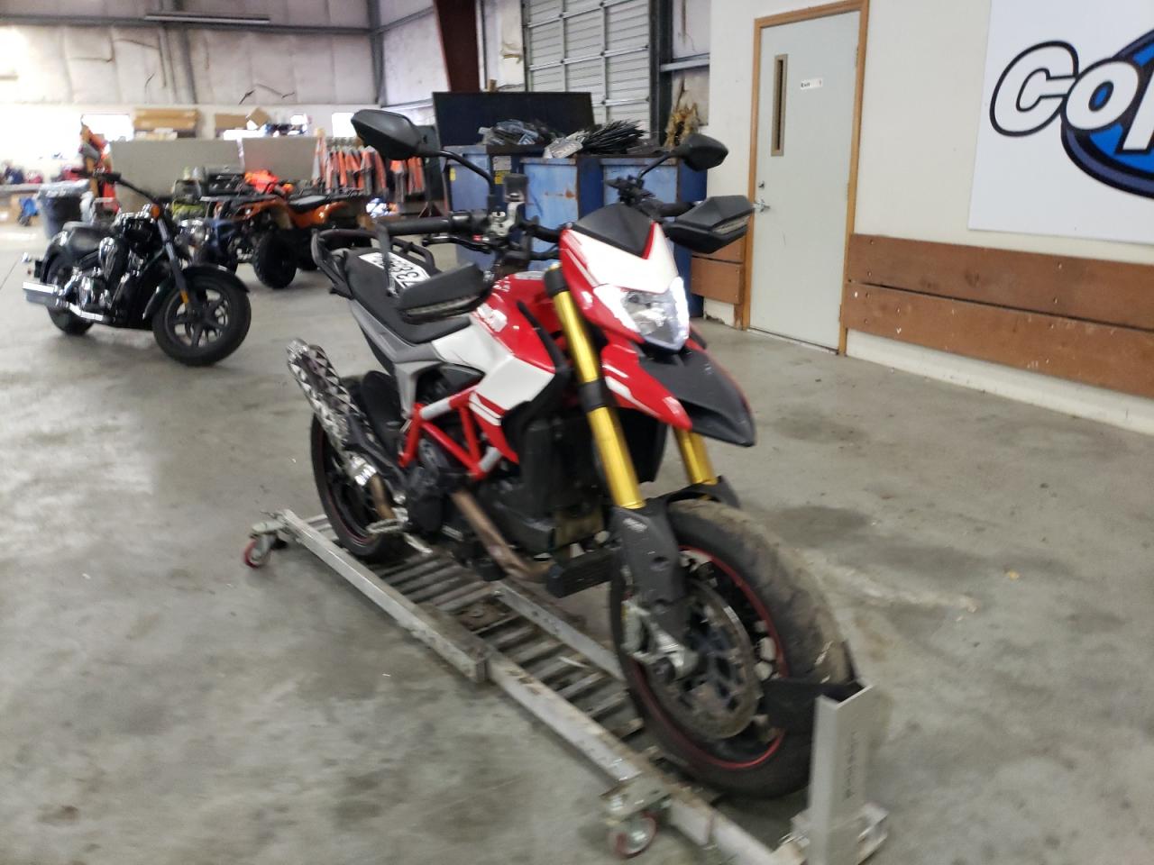 Image 1 of Ducati Hypermotard 939 2016 with VIN ZDM1YBJS5GB012723
