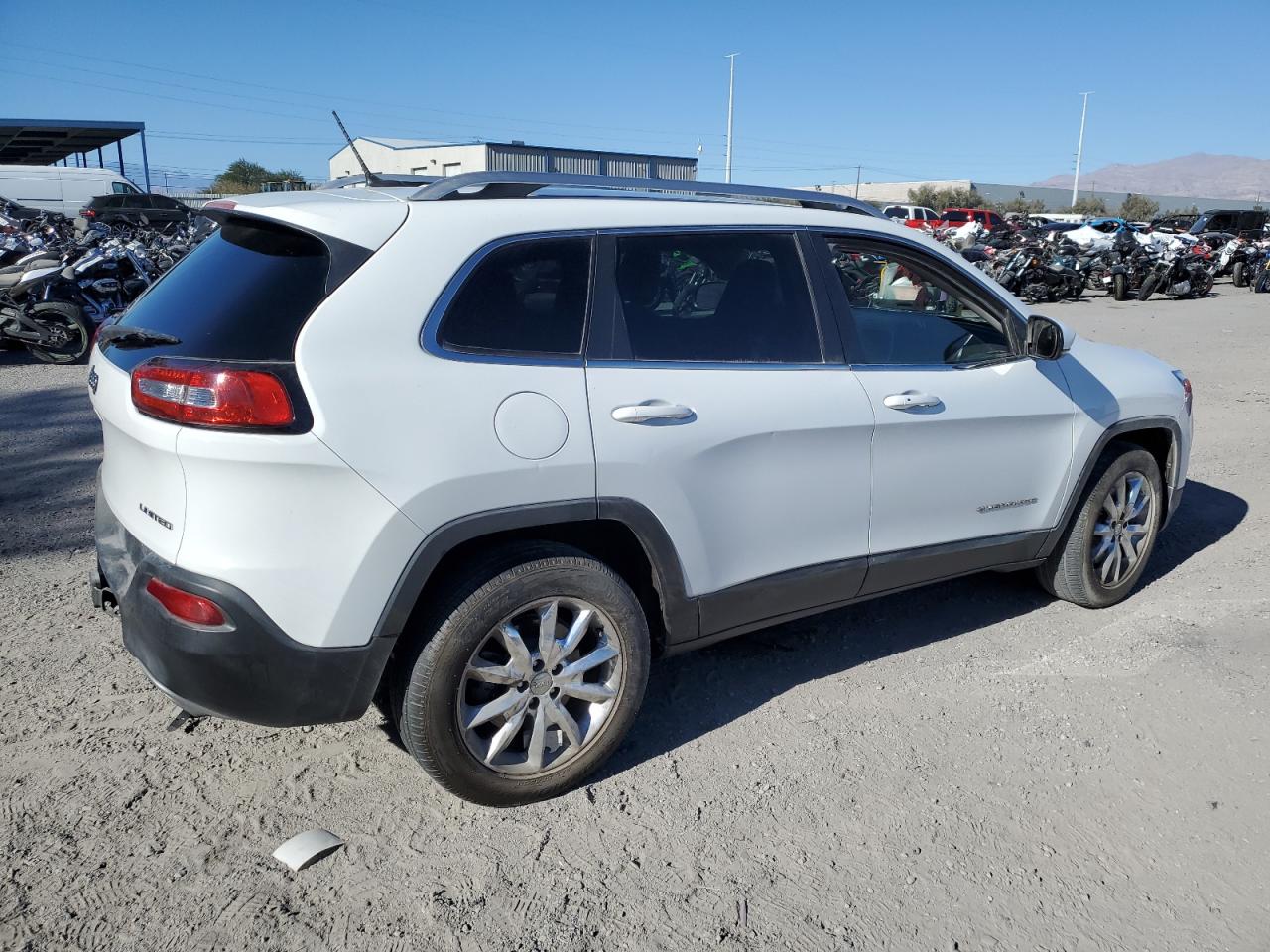 Image 3 of 2015 JEEP CHEROKEE LIMITED 2015 with VIN 1C4PJMDSXFW582371