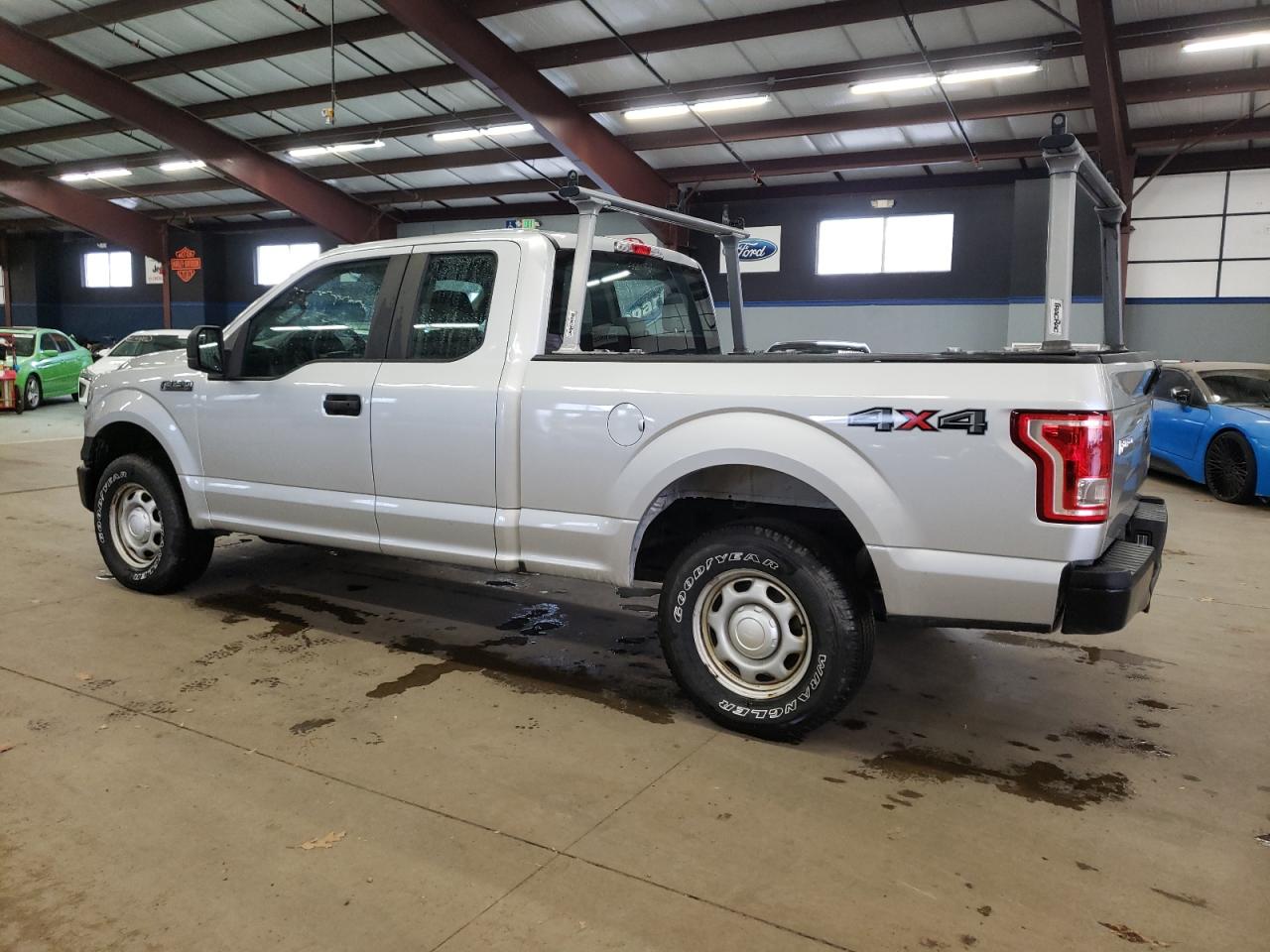 Obraz 2 z 2017 FORD F150 SUPER CAB 2017 z VIN 1FTEX1E87HFC21755