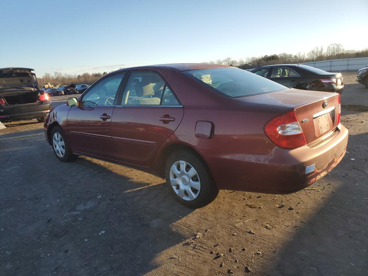 Image 2 of 2004 TOYOTA CAMRY LE 2004 with VIN 4T1BE32K74U362055