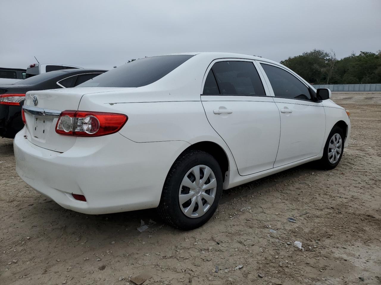 Obraz 3 z 2013 TOYOTA COROLLA BASE 2013 z VIN 5YFBU4EE5DP179575