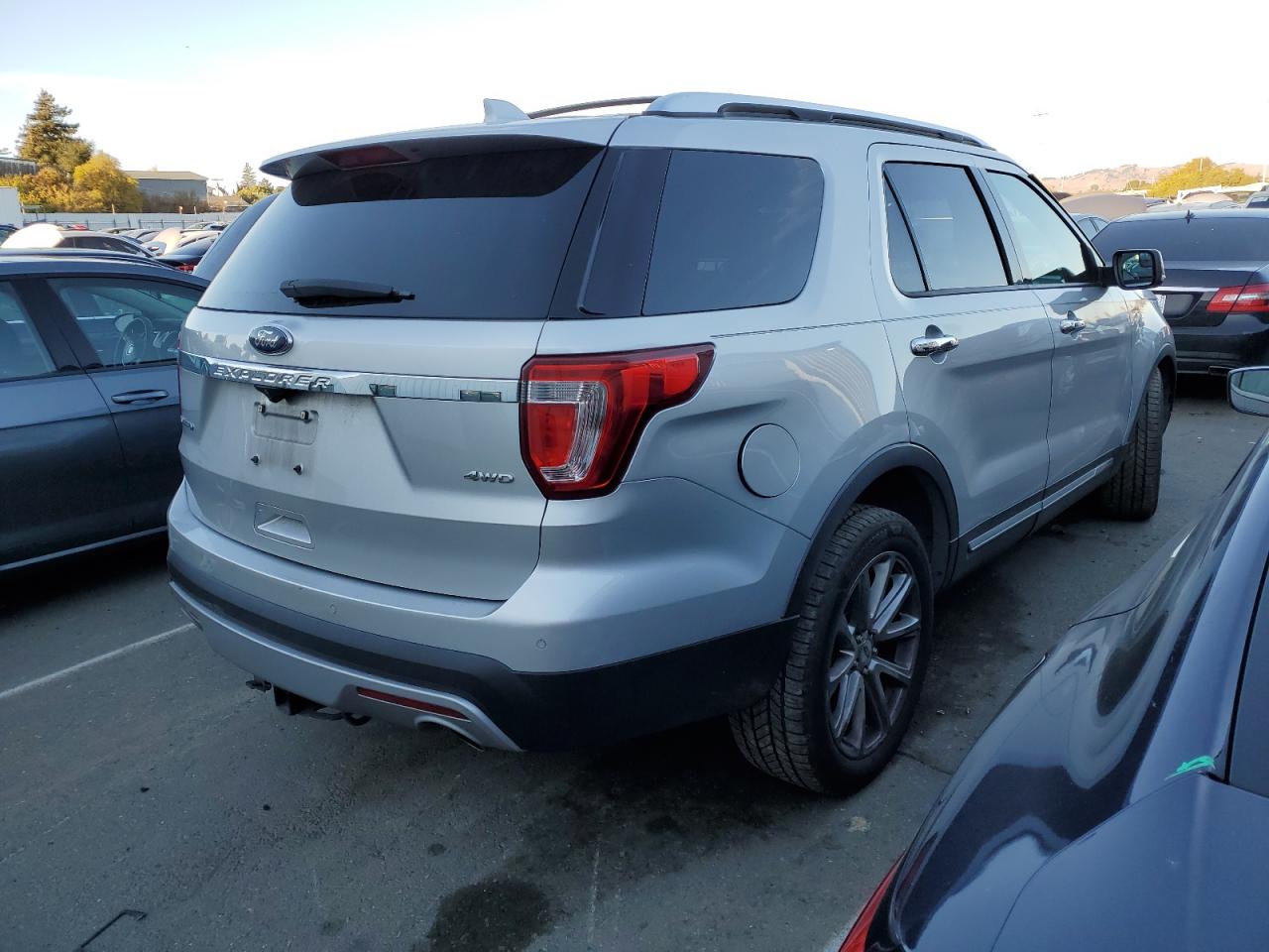 Obraz 3 z 2017 FORD EXPLORER LIMITED 2017 z VIN 1FM5K8F82HGC37440