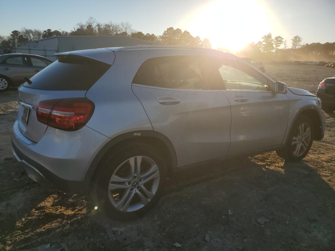 Obraz 3 z 2019 MERCEDES-BENZ GLA 250 2019 z VIN WDCTG4EB1KU020600