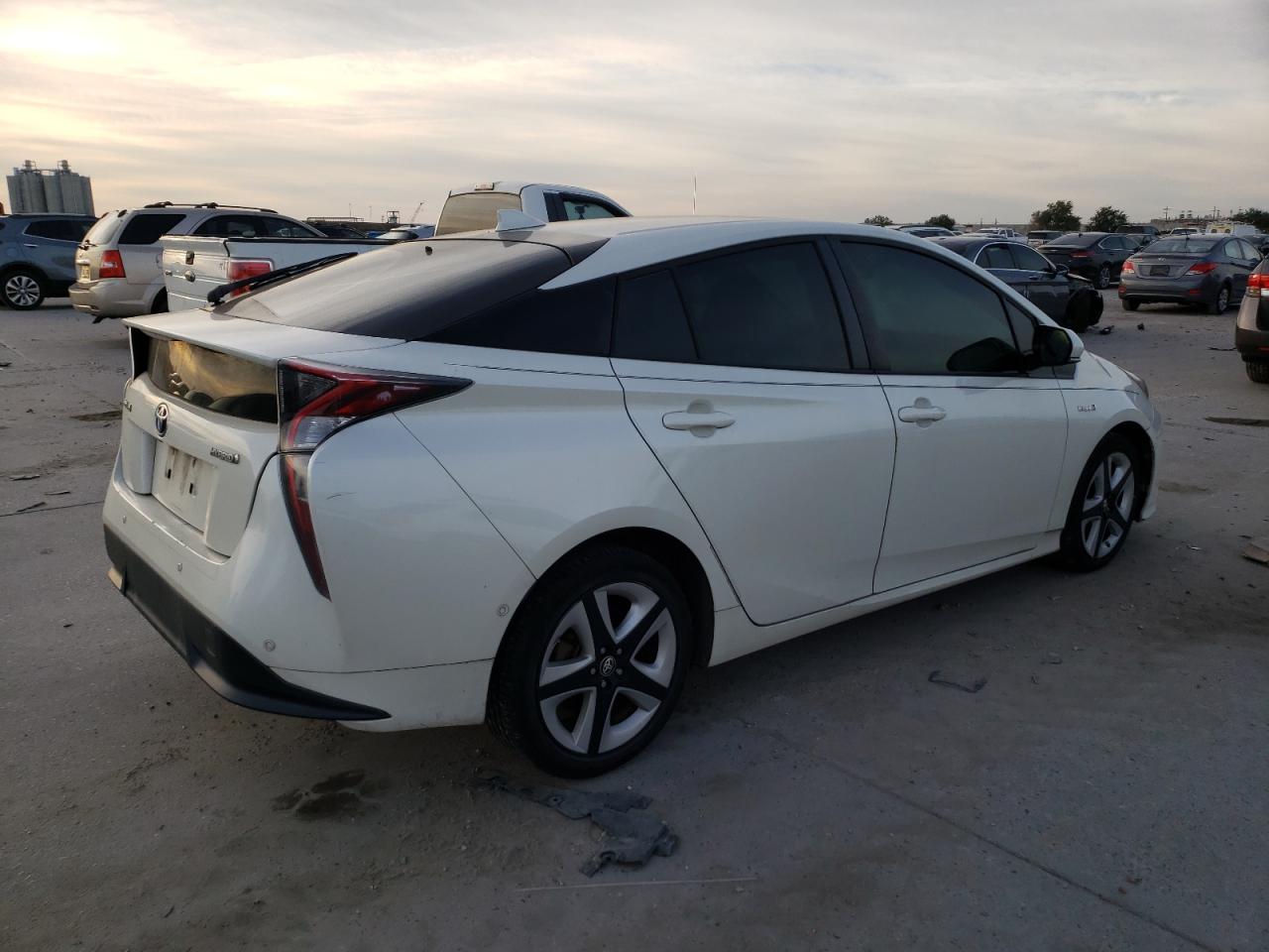 Obraz 3 z 2017 TOYOTA PRIUS  2017 z VIN JTDKARFU3H3050440