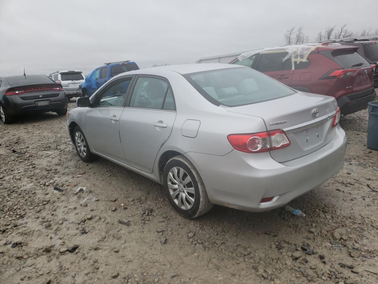 Obraz 2 z 2013 TOYOTA COROLLA BASE 2013 z VIN 2T1BU4EE5DC046704