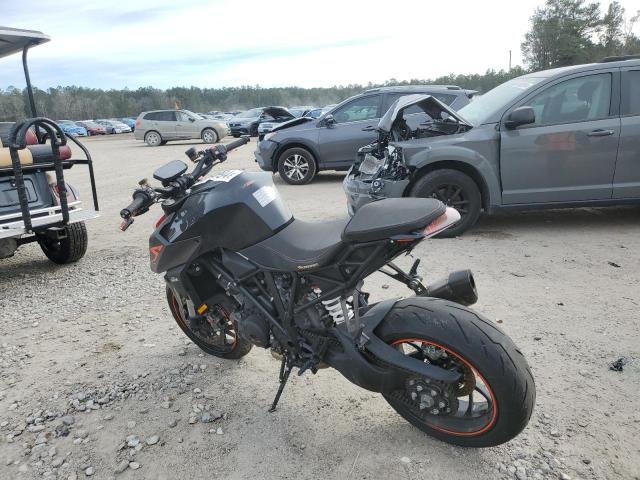 Image 3 of 2017 KTM 1290 SUPER DUKE R 2017 with VIN VBKV39406HM959434