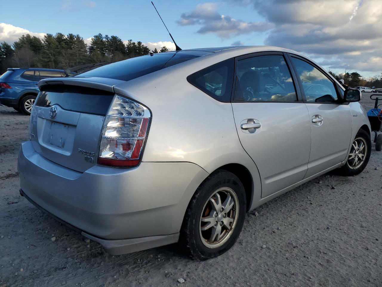 Image 3 of 2007 TOYOTA PRIUS  2007 with VIN JTDKB20U477627836