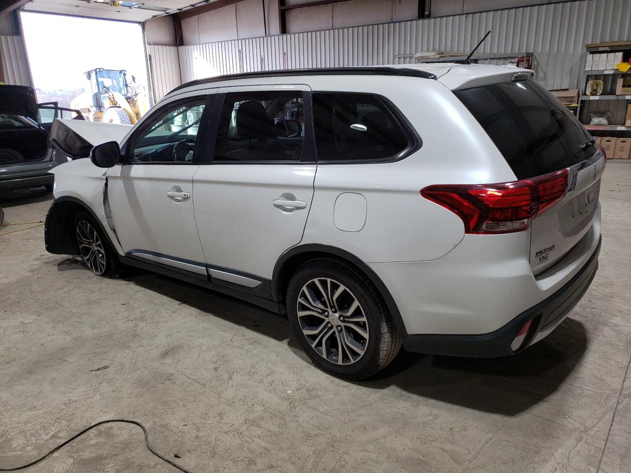 Image 2 of 2016 MITSUBISHI OUTLANDER SE 2016 with VIN JA4AD3A33GZ006023