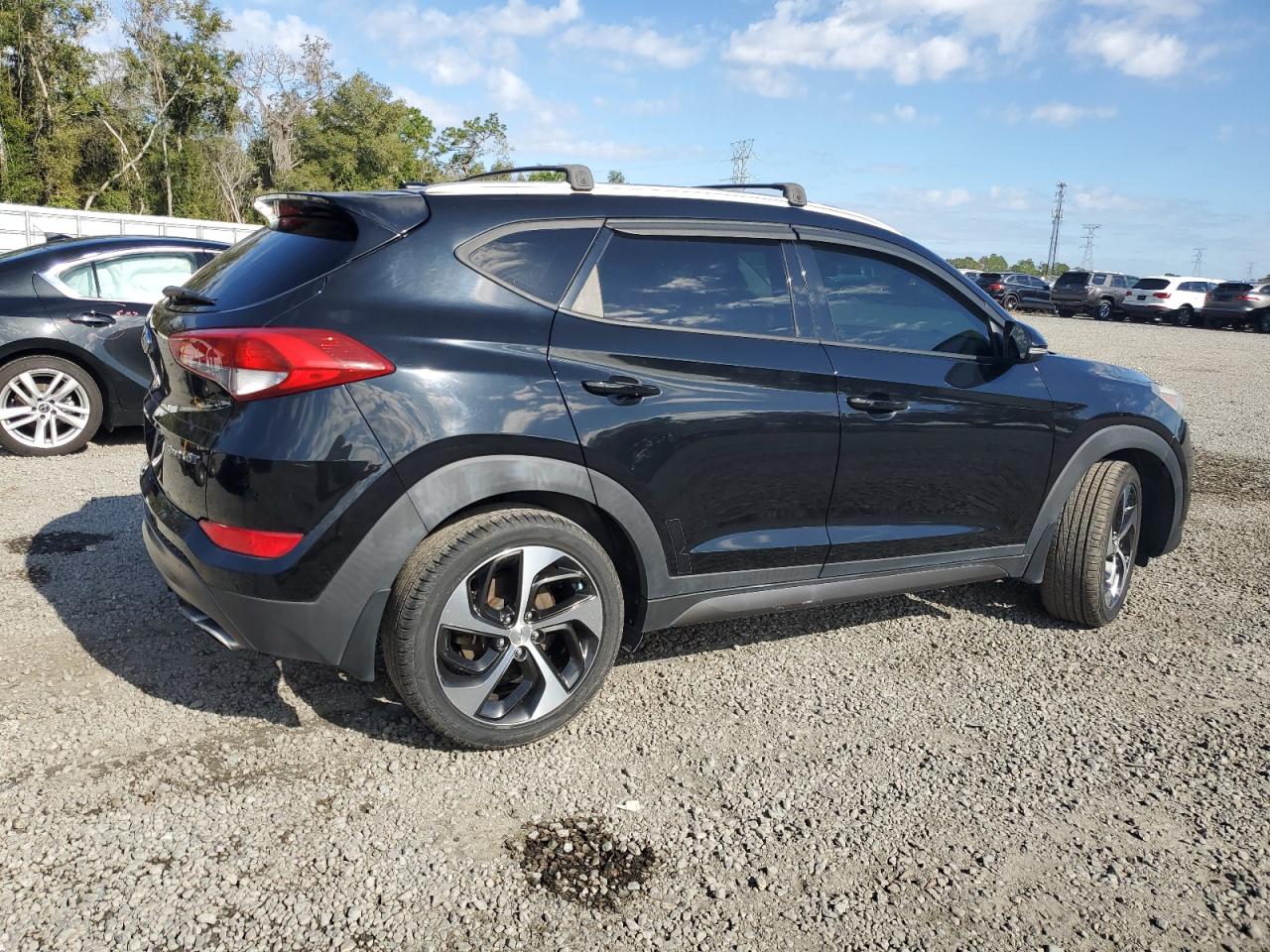 Image 3 of 2016 HYUNDAI TUCSON LIMITED 2016 with VIN KM8J33A28GU114856