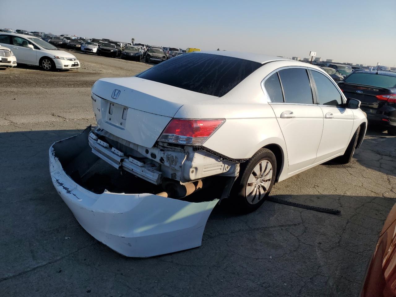 Изображение 3 2010 HONDA ACCORD LX 2010 с VIN 1HGCP2F32AA133880