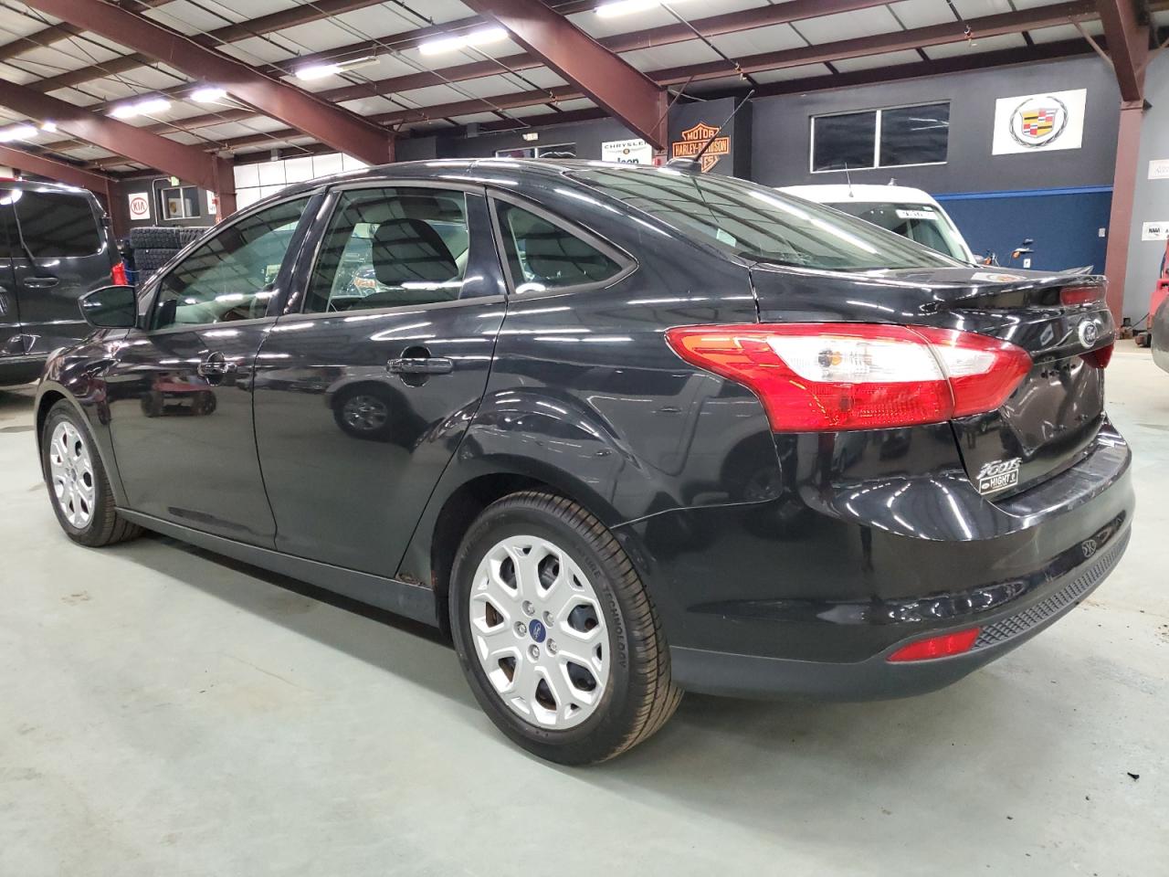 Image 2 of 2012 FORD FOCUS SE 2012 with VIN 1FAHP3F26CL402087
