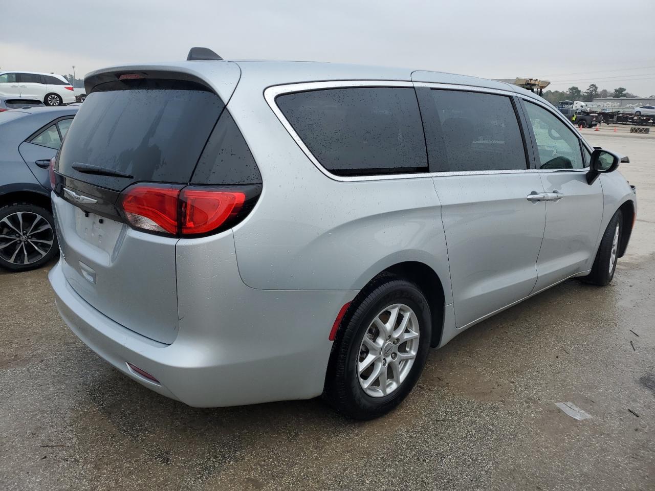 Изображение 3 2023 CHRYSLER VOYAGER LX 2023 с VIN 2C4RC1CG2PR519855