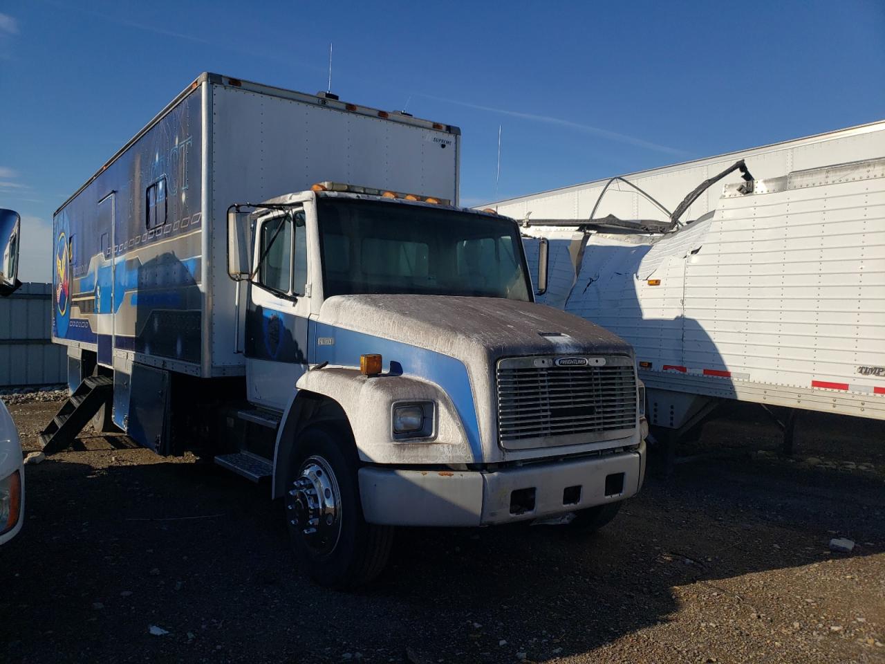 Изображение 1 2000 FREIGHTLINER MEDIUM CONVENTIONAL FL70 2000 с VIN 1FV6HJAA8YHA46664