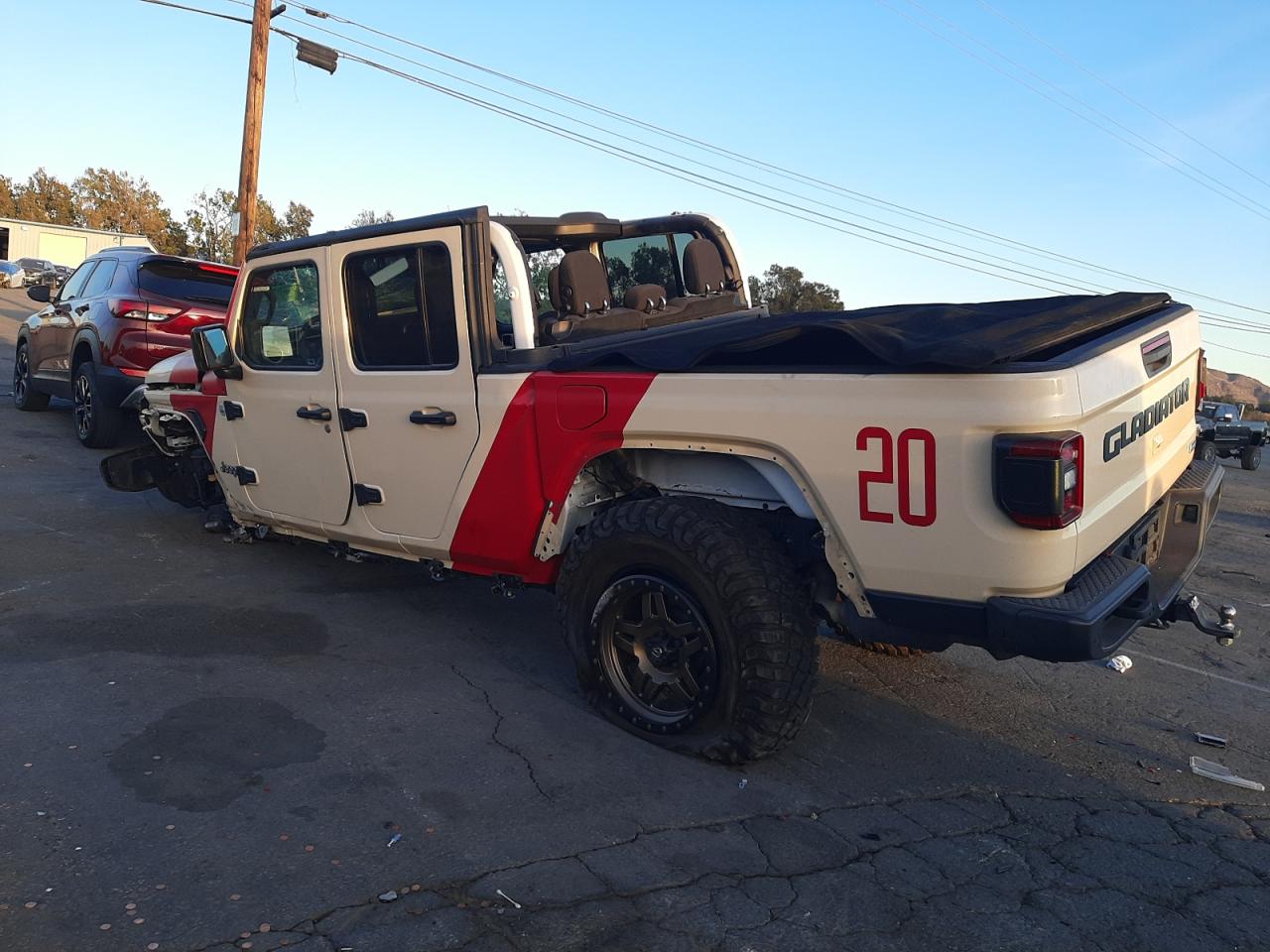 Image 2 of 2020 JEEP GLADIATOR OVERLAND 2020 with VIN 1C6HJTFG8LL133489