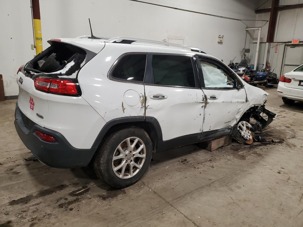 Image 3 of 2016 JEEP CHEROKEE LATITUDE 2016 with VIN 1C4PJMCS8GW254238