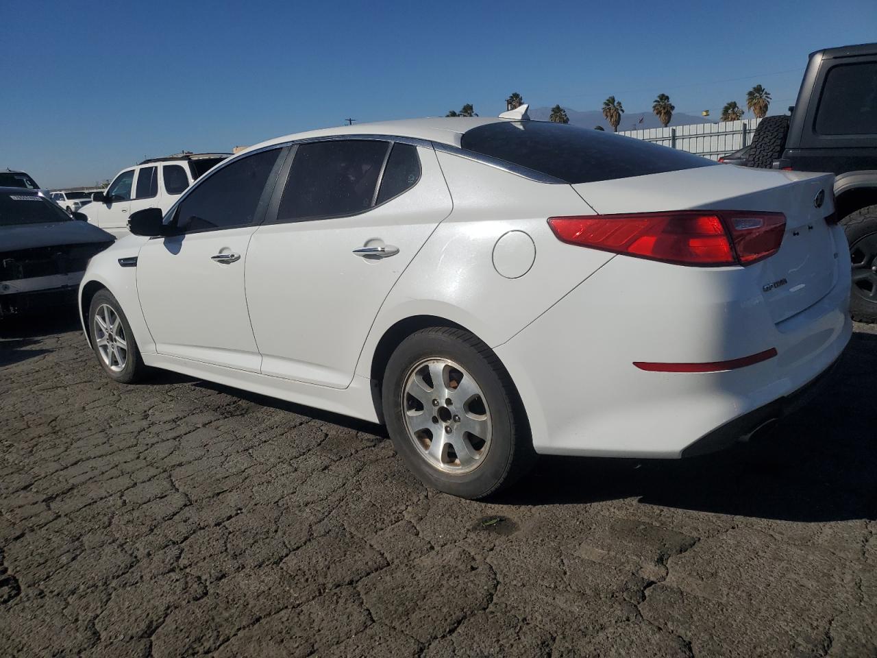 Obraz 2 z 2015 KIA OPTIMA LX 2015 z VIN 5XXGM4A79FG515933