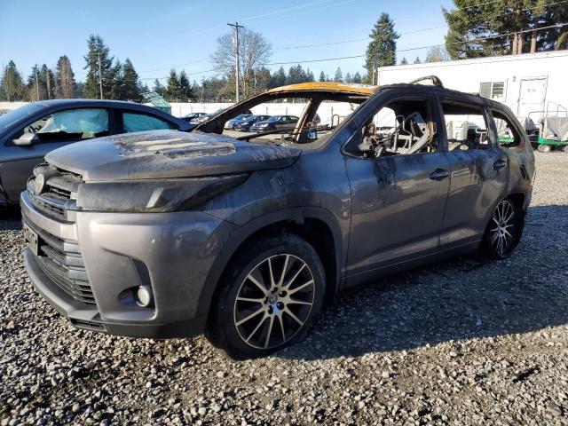 2017 TOYOTA HIGHLANDER SE 2017 image