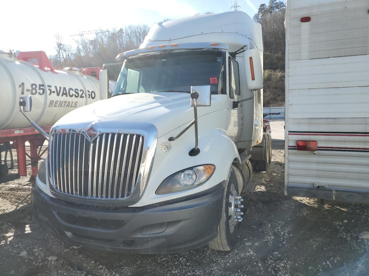 Image 2 of 2011 INTERNATIONAL PROSTAR PREMIUM  2011 with VIN 3HSCUAPR0BN195286