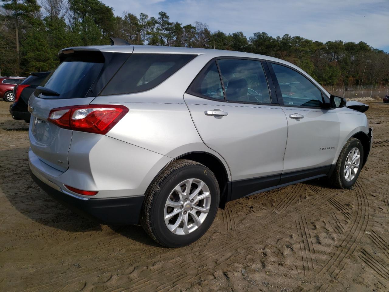 Изображение 3 2018 CHEVROLET EQUINOX LS 2018 с VIN 2GNAXREV2J6317268
