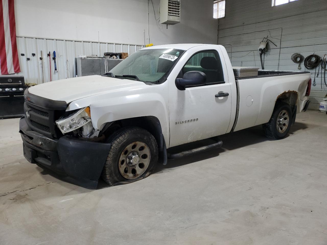 Изображение 1 2010 CHEVROLET SILVERADO C1500 2010 с VIN 1GCPCPEXXAZ160095