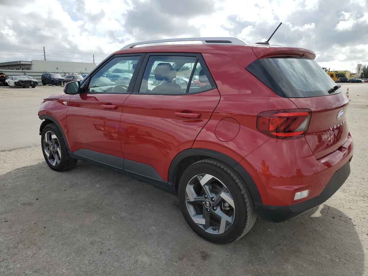 Image 2 of 2023 HYUNDAI VENUE SEL 2023 with VIN KMHRC8A31PU213883