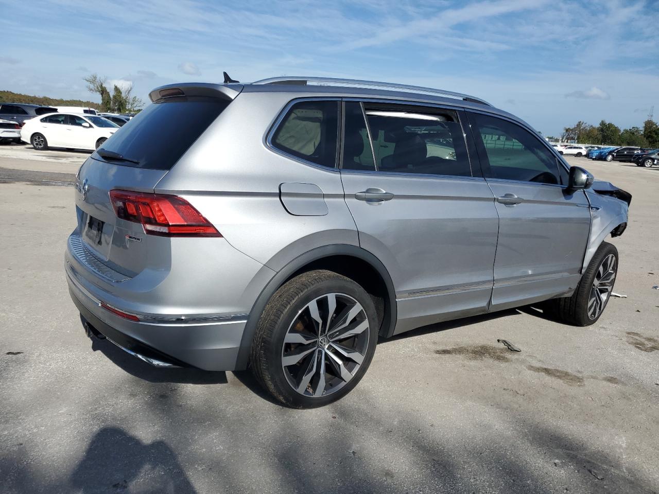 Image 3 of 2021 VOLKSWAGEN TIGUAN SEL PREMIUM R-LINE 2021 with VIN 3VV4B7AX8MM045014