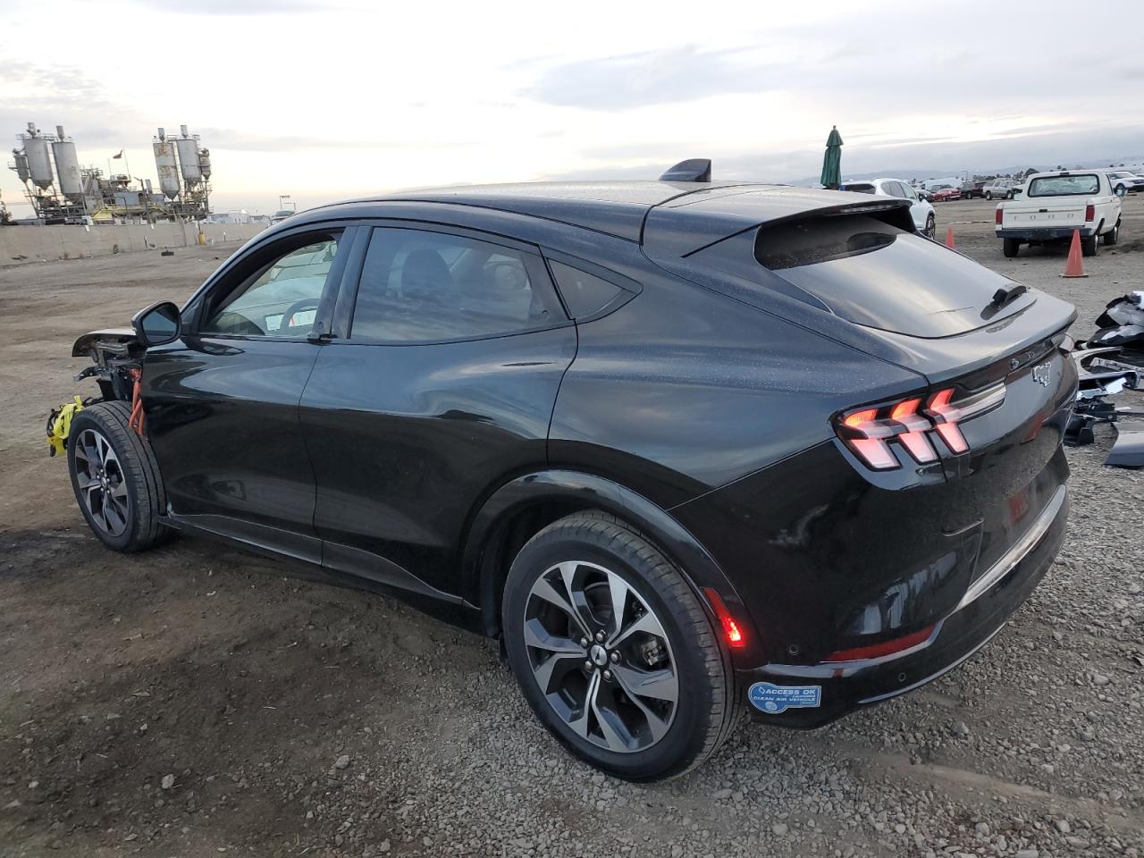 Image 2 of 2021 FORD MUSTANG MACH-E PREMIUM 2021 with VIN 3FMTK3SU3MMA10853