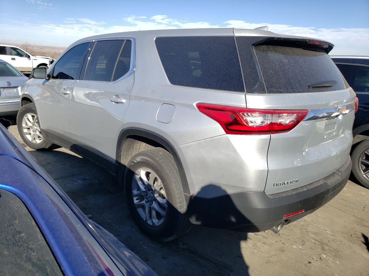 Изображение 2 2021 CHEVROLET TRAVERSE LS 2021 с VIN 1GNERFKW4MJ210379