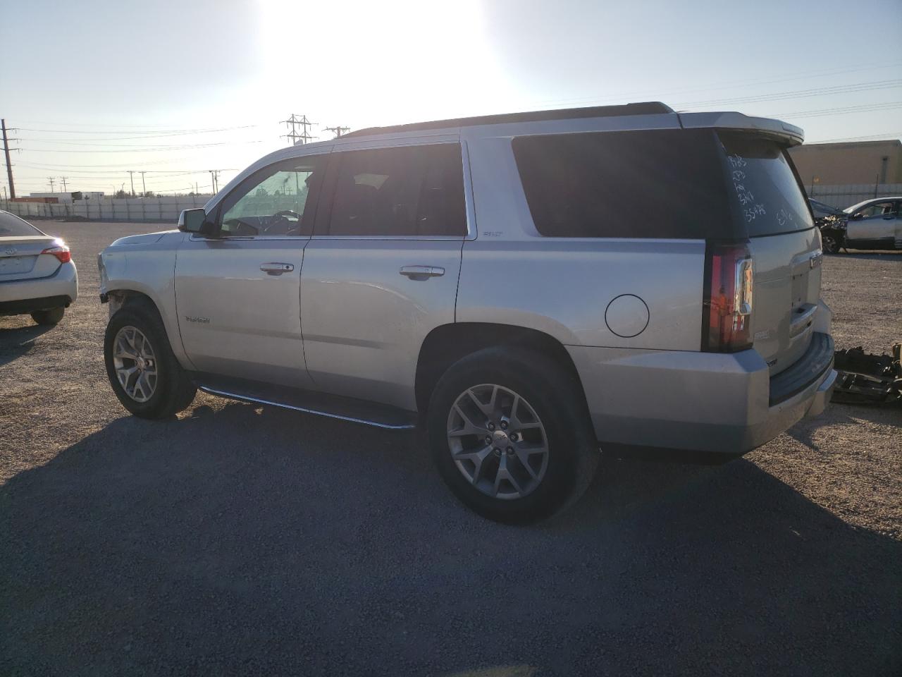 Obraz 2 z 2019 GMC YUKON SLT 2019 z VIN 1GKS2BKCXKR263217